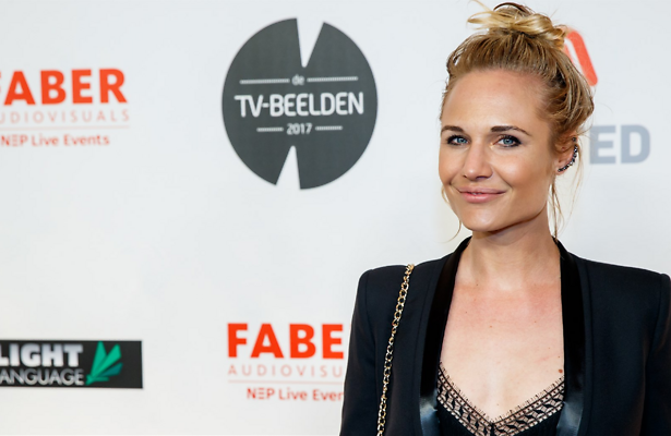 Kimberley Klaver deelt videobeelden van trouwdag.