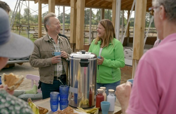 Joris Linssen en deelnemer Alexandra in Out of Office