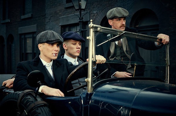 De Shelby’s willen meer in tweede seizoen Peaky Blinders   