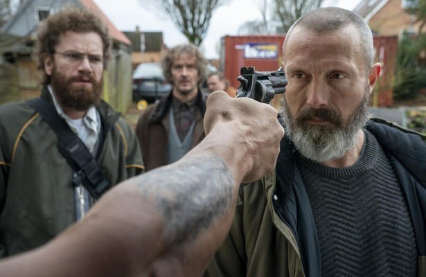 Nicolas Bro, Lars Brygmann, Nikolaj Lie Kaas en Mads Mikkelsen in Riders of Justice