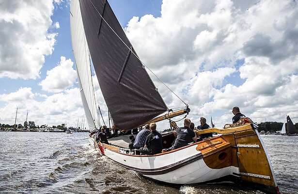 Skûtsjesilen bij De Veenhoop