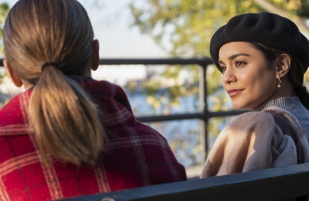 Vanessa Hudgens en Jennifer Lopez in Second Act