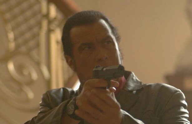 Steven Seagal als Jack Foster in Shadow Man