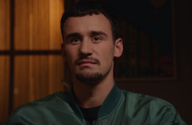 Troj laat zich van zijn duistere kant zien