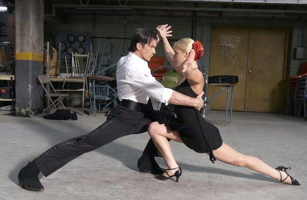 Antonio Banderas en Katya Virshilas in Take the Lead