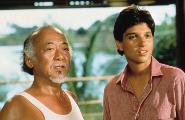 Pat Morita en Ralph Macchio in The Karate Kid Part II