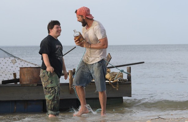 Zack Gottsagen als Zak en Shia LaBeouf als Tyler in The Peanut Butter Falcon