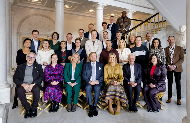 Antoinette Hertsenberg bij uitblinkerslunch met koningspaar.