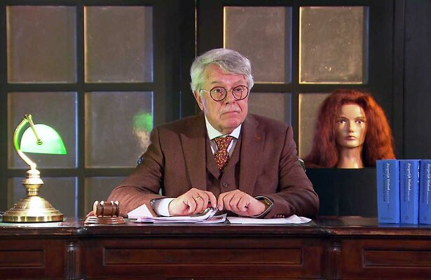 Mr. Frank Visser Doet Uitspraak