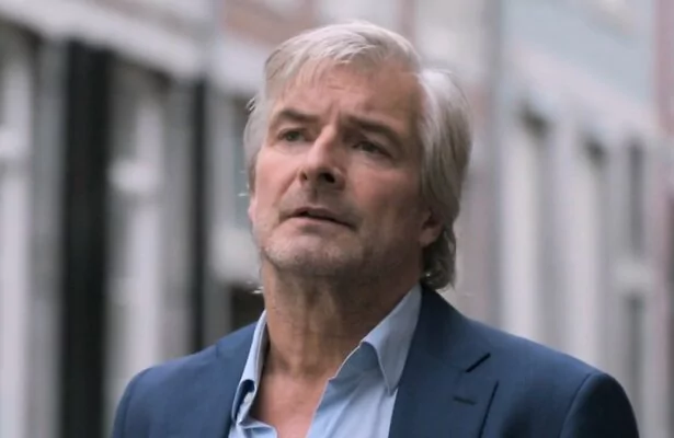 Victor Reinier als Floris Wolfs