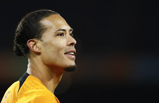 Virgil van Dijk tijdens Nederland - Gibraltar