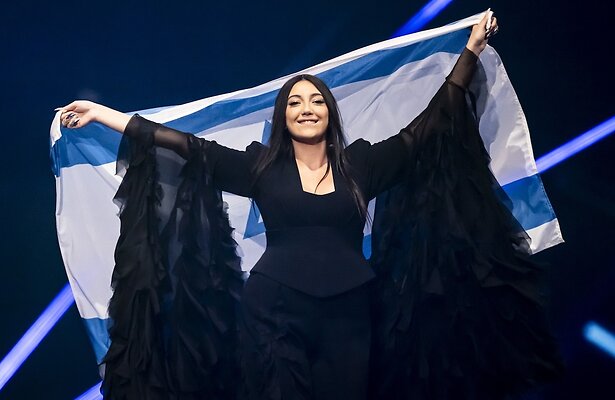 Zangeres Yuval Raphael op het Eurovisie Songfestival 2025