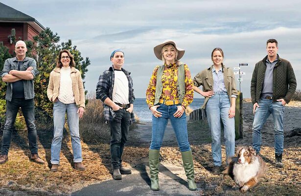 Yvon Jaspers met de boeren van Boer Zoekt Vrouw Europa 2023