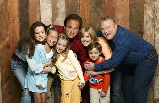 Cast van According to Jim