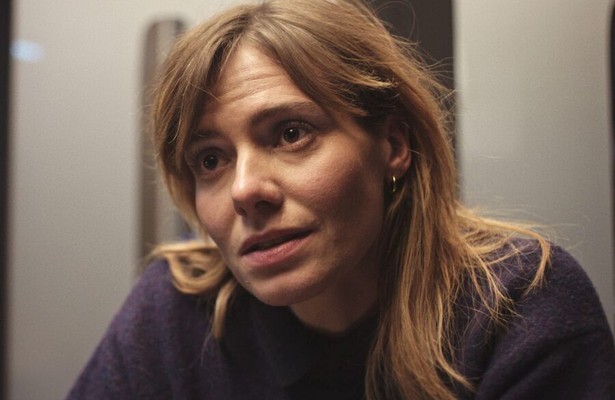 Sallie Harmsen in Alpha 00