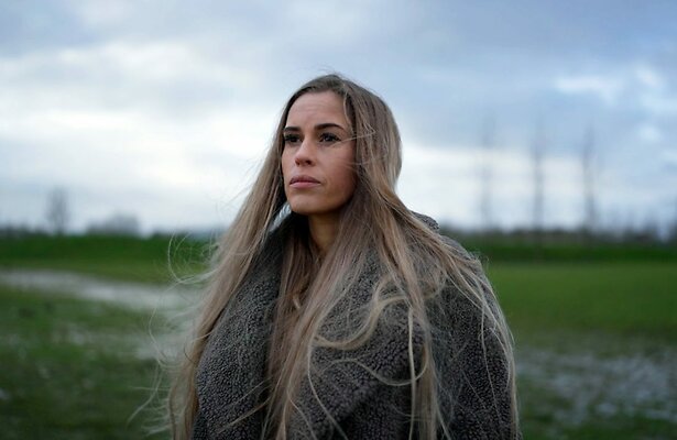 Annelyn in Brandmerk - Kind van een Gedetineerde