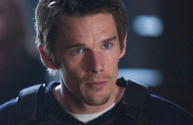 Ethan Hawke in Assault on Precinct 13