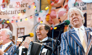 Alaaf, Helau und Tschingbumm