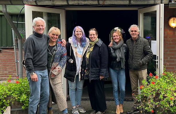 Bed & Breakfast (v.l.n.r. Carl, Inge, Floor, Els, Marion en Maarten)