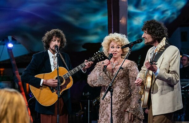 Tangerine en Karin Bloemen zingen samen in de laatste aflevering van Beste Zangers.