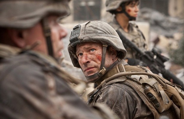 Aaron Eckhart als Michael Nantz in Battle Los Angeles