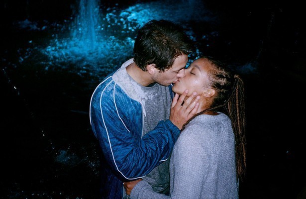 Shahine El-Hamus en Zoë Love Smith in Bestseller Boy