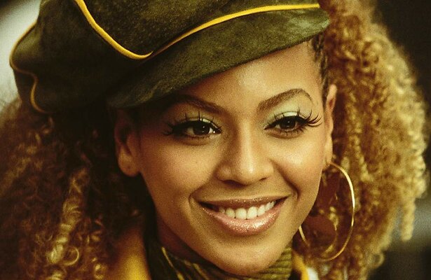 Beyoncé in Austin Powers in Goldmember