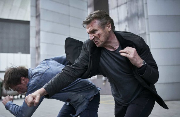 Liam Neeson als Travis Block in Blacklight