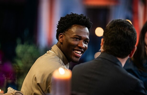 Claude op de bank naast Jan Smit tijdens Beste Zangers.