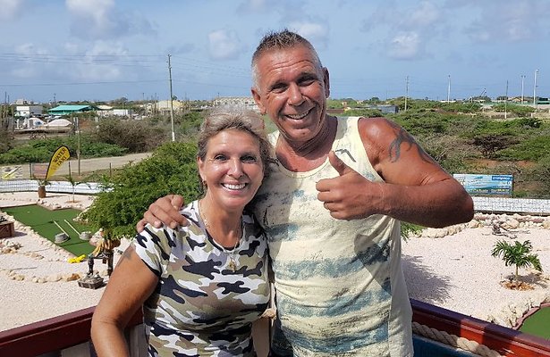 Hans en Karin, De Scheetjes