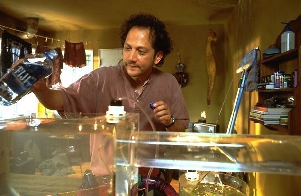 Rob Schneider verwent vrouwen