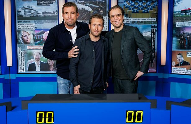 Presentator Harm Edens met vaste gasten Peter Pannekoek en Jan Jaap van der Wal.