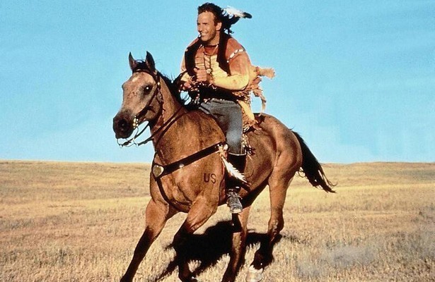 Kevin Costner danst met wolven