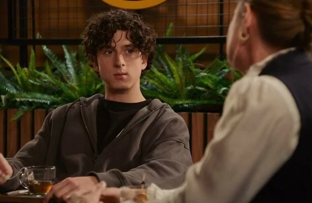 David Hofland als Seb in GTST.