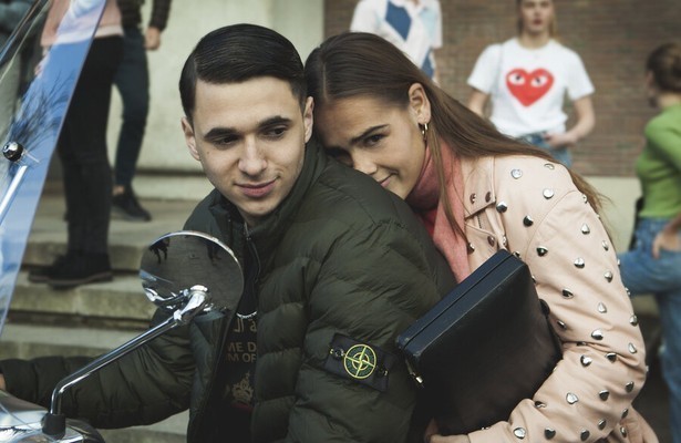 Shahine El-Hamus en Olivia Lonsdale in De Belofte van Pisa