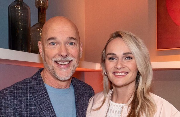 Rob Kamphues met Irene Schouten voor De Klassenavond