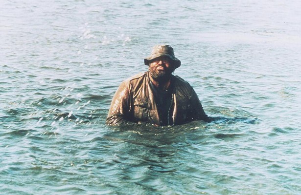 De vier vuisten de lucht in