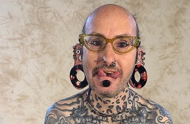 Versiering of verminking?