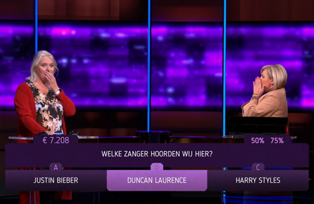 Hanneke drukt het verkeerde antwoord in.