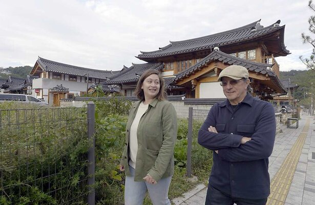Alain Caron en Emma de Thouars voor Temple Food