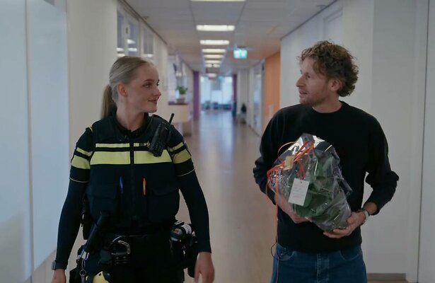 Kirsten en Ewout Genemans gingen op bezoek bij Maikel.