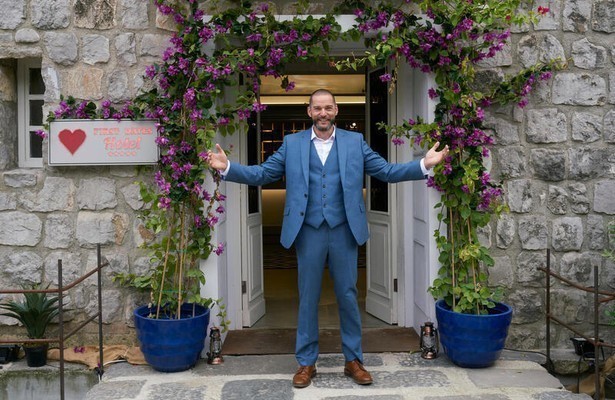 Op blind date in First Dates Hotel