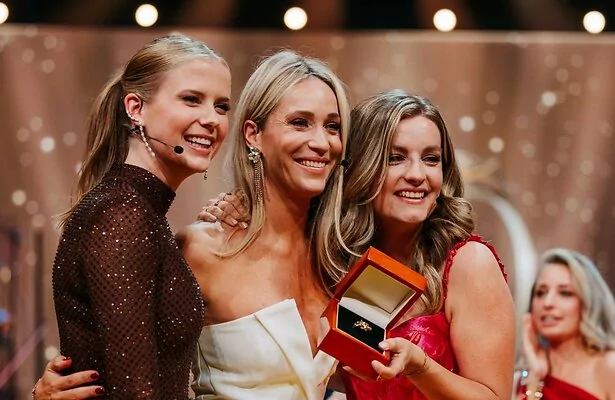 Noa Vahle, Hélène Hendriks en Merel Ek