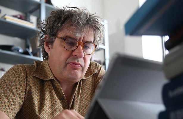 Frank Lammers in de Pathé Thuis-film 