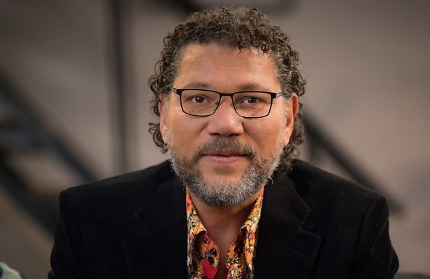 Kenneth Herdigein als Stanley Mauricius