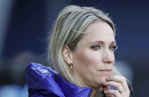 Presentatrice Hélène Hendriks.