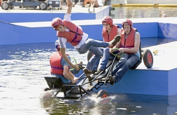 Het Beste van 50 jaar Te Land, Ter Zee en in de Lucht