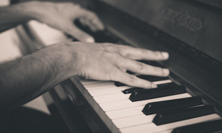 In concert: Billy Joel - Live in Long Island