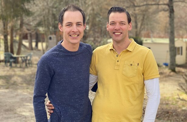 Hoe het verhaal van Dennis en Jelle uit Ik Vertrek verder ging.