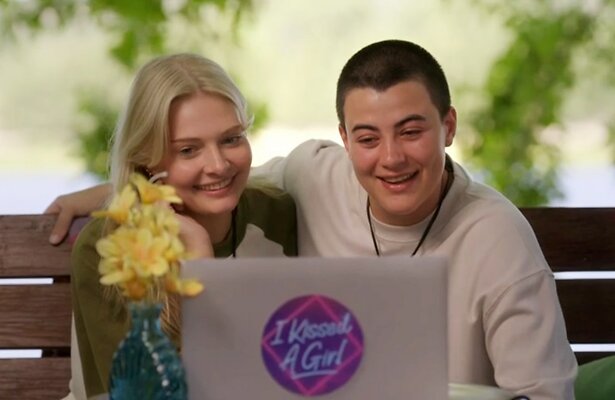 Zaya en Raf in I Kissed a Girl 2025